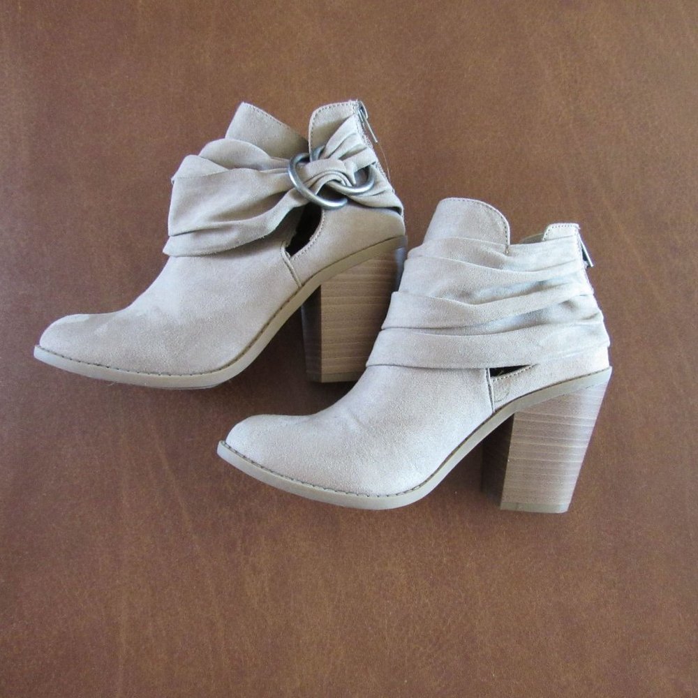 Rampage High Heel Ankle Boot Tan Suede Size Womens US 6M UK 4 EUR 36 - Picture 2 of 7